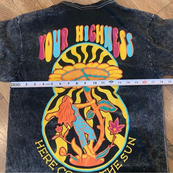 Here Comes the Sun Your Highness Black Gray Tie T-Shirt Size Medium - Picture 5 of 12